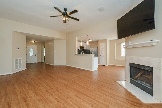 Building Photo - 22811 Market Square Ln