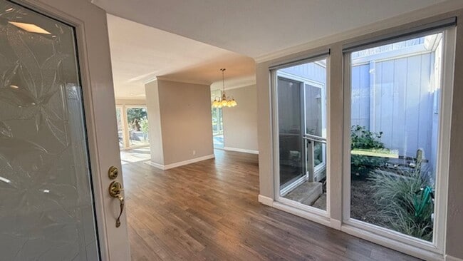 Building Photo - Gorgeous 2BD/2BA, Single-Story TH in Crow Canyon Country Club, Danville- Available NOW!