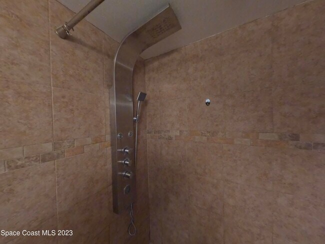 Building Photo - 3135 Shady Dell Ln