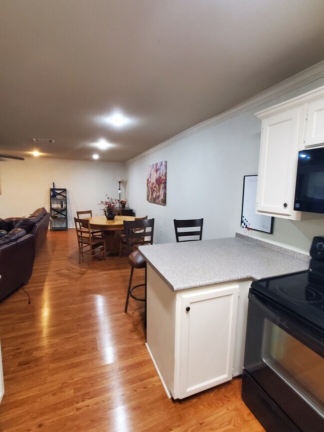 Kitchen & Dining - 1737 E California St