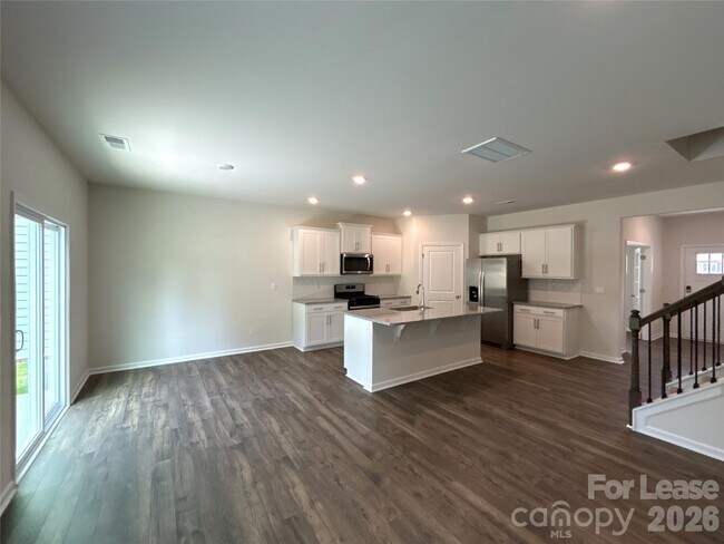 Building Photo - 1920 Vanderlyn St