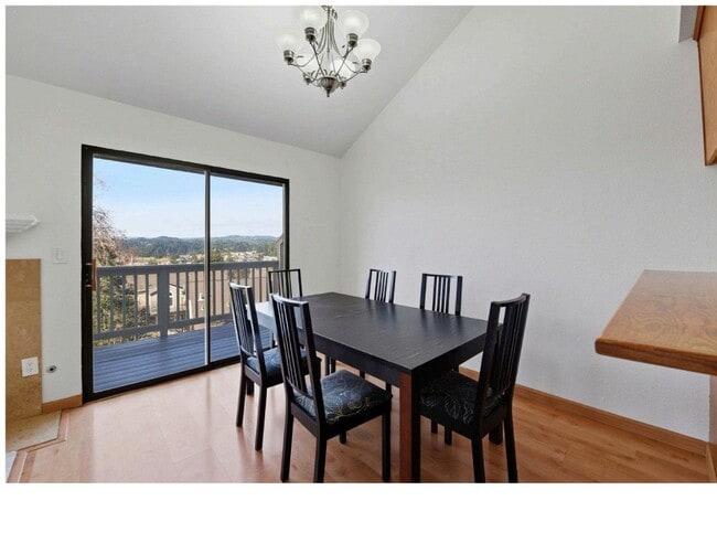 Building Photo - 125 Arabian Way