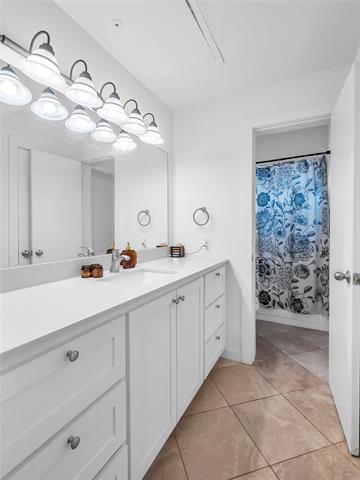 Building Photo - 4402 Holland Ave