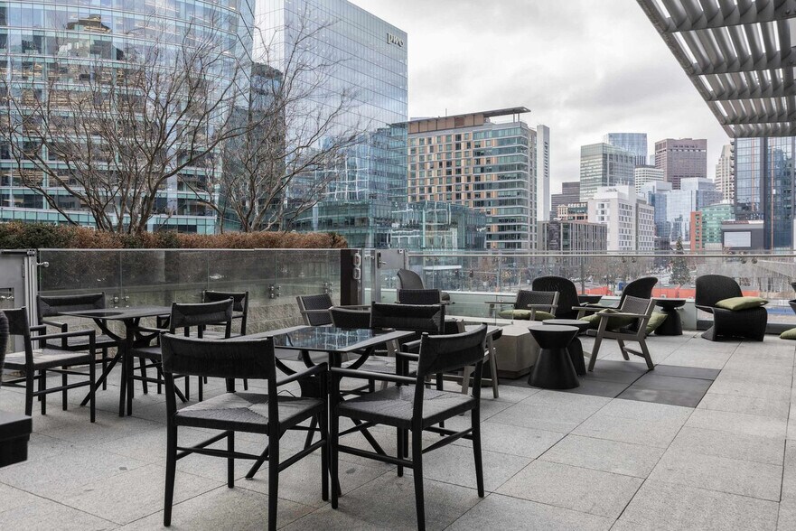 Building Photo - 100 Pier 4 Blvd.