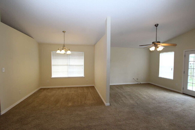 Building Photo - Pet Friendly 4BR Near NAS, Beaches & More!...