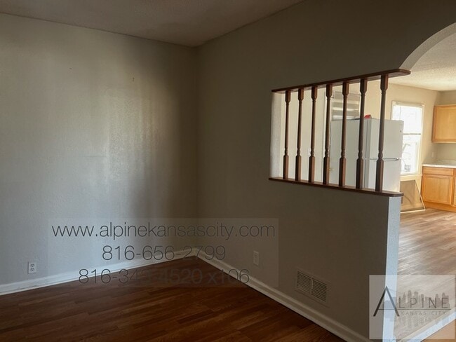 Building Photo - Spacious Vineyard Ranch, Fenced, Deck!