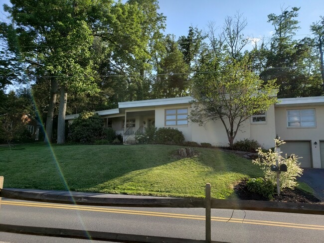 Primary Photo - 94 Range End Manor