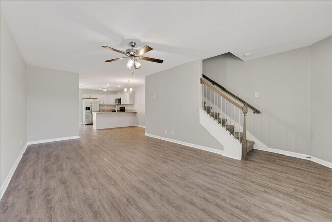 Building Photo - The Stowe Court Dog Friendly Condo for rent!