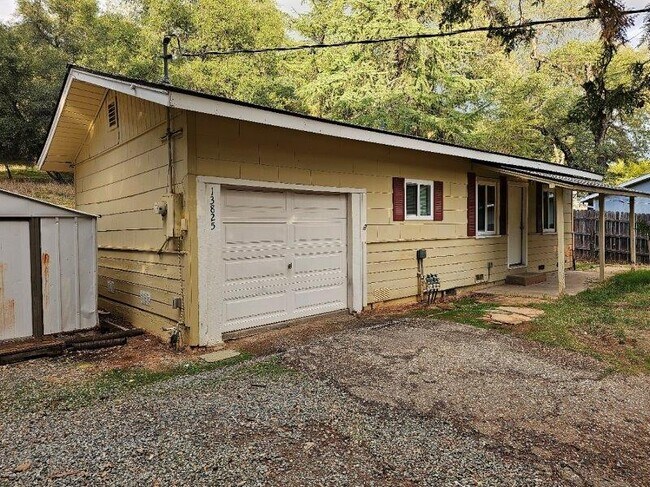 Building Photo - 13825 Dry Creek Rd