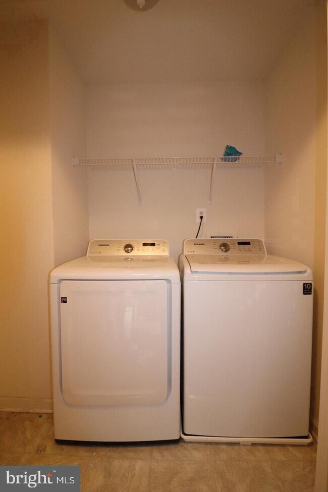 Building Photo - 21727 Indian Summer Terrace