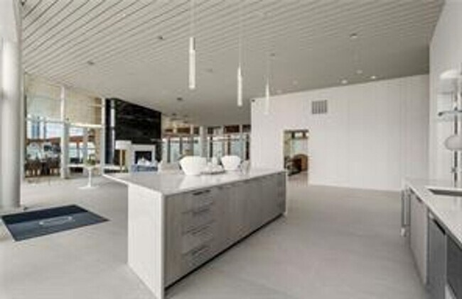 Building Photo - Furnished Luxury Buckhead Condo - Walk to EVERYTHING