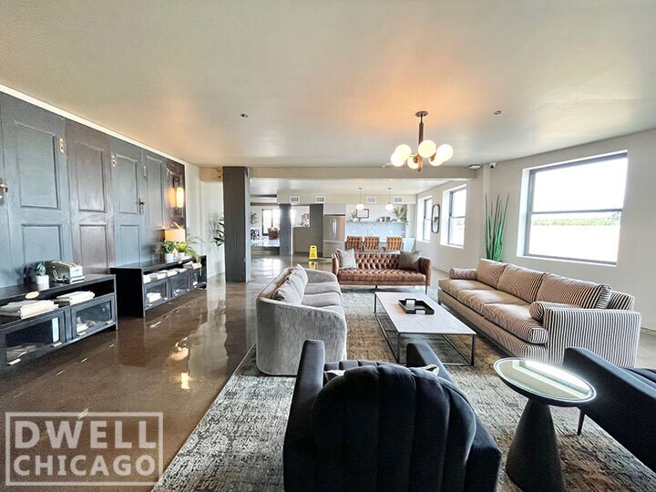 Lounge - 1139 W Lawrence Ave