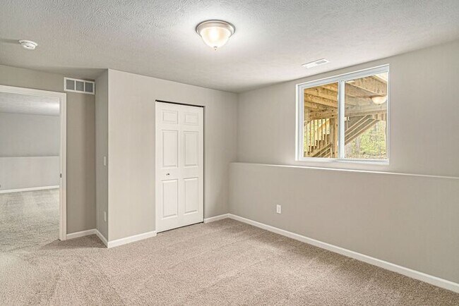 Building Photo - 2411 Richardson Ct