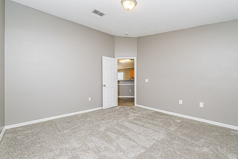 Building Photo - 12934 Lake Vista Dr