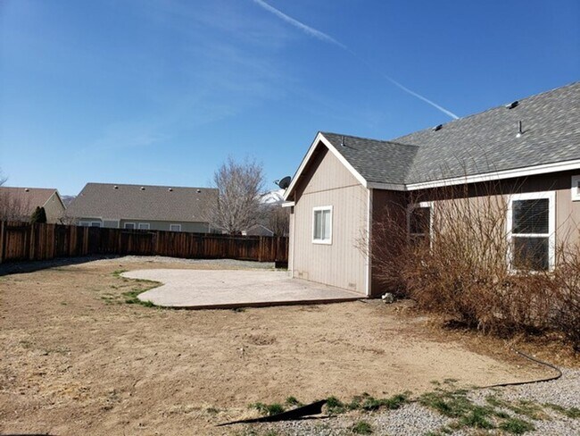 Building Photo - North Valley/Stead Three Bedroom Home 