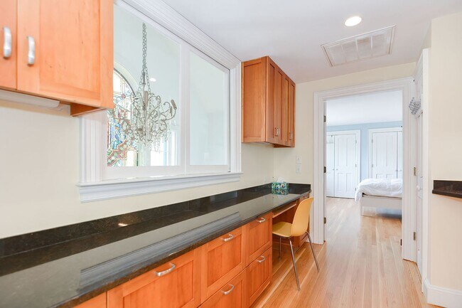 Building Photo - 37 Rocky Neck Ave