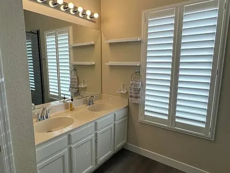 Building Photo - 15002 S 27th Way