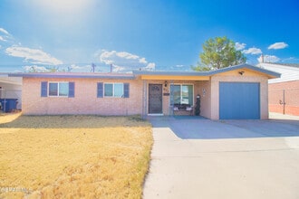 Building Photo - 451 Borrett St