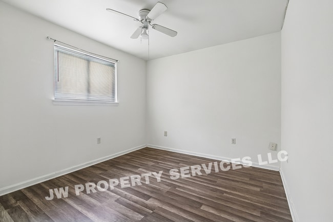 Building Photo - 204 Wilker Neal Ave