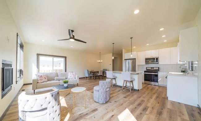 Building Photo - Beautiful condo in a great location!