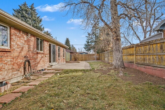 Building Photo - 8624 W Florida Ave