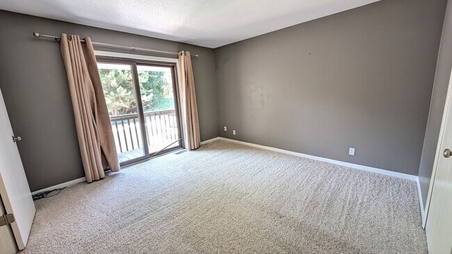 Building Photo - 17554 Parkwood Dr