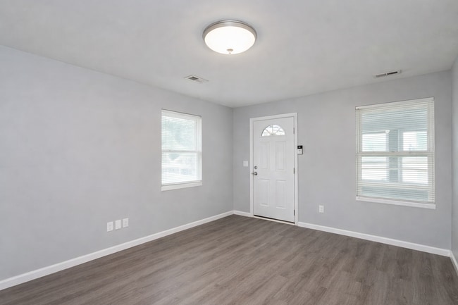 Building Photo - 2133 White Ave