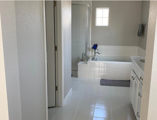 Building Photo - Modern Home in Hearthstone