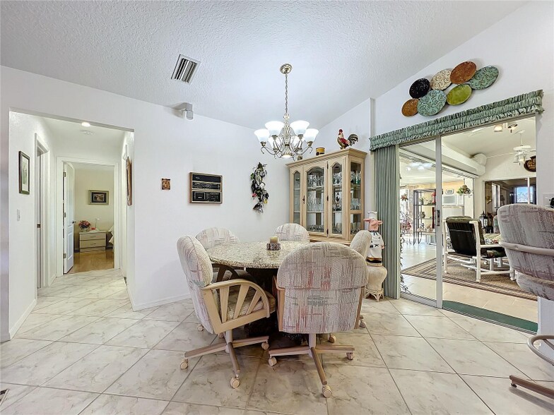 Building Photo - 4365 Aladdin Ave