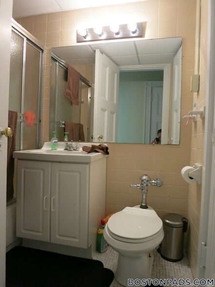 Building Photo - 62 Boylston St