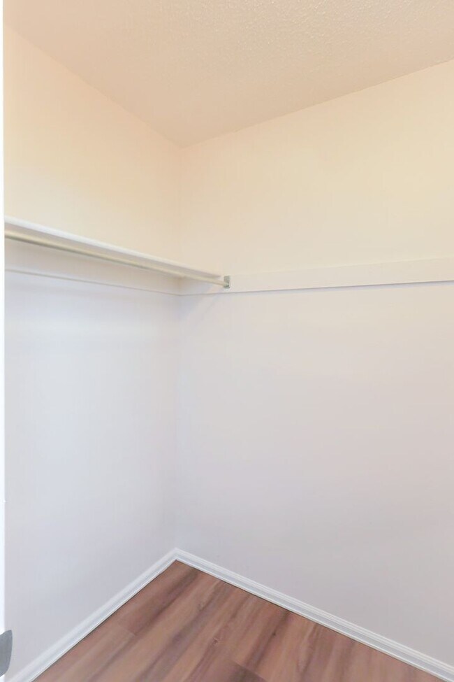 Building Photo - 3 BED CONDO,  WATER INCLUDED IN RENT