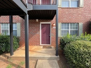 Building Photo - PRE-LEASING FOR AUGUST 2025! 1/2 OFF SECUR...