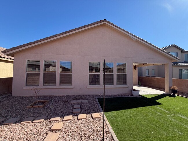 Building Photo - 4 Bedrooom Single Story New Build in Mesa Del Sol Near Netflix Studios!