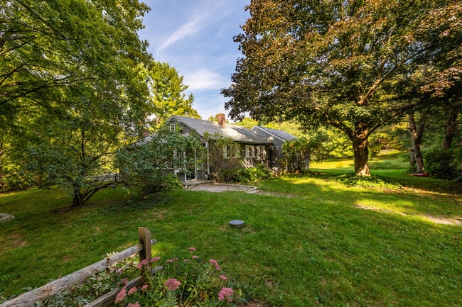 Building Photo - 256 Baldwin Hill Rd