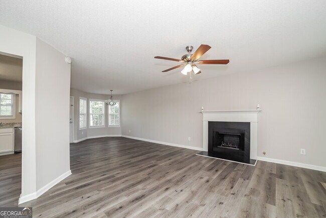 Building Photo - 425 River Trace Dr