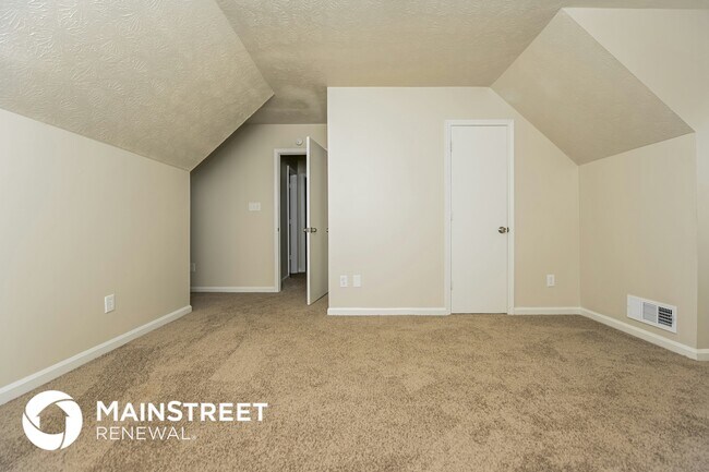 Building Photo - 124 Russell Cir