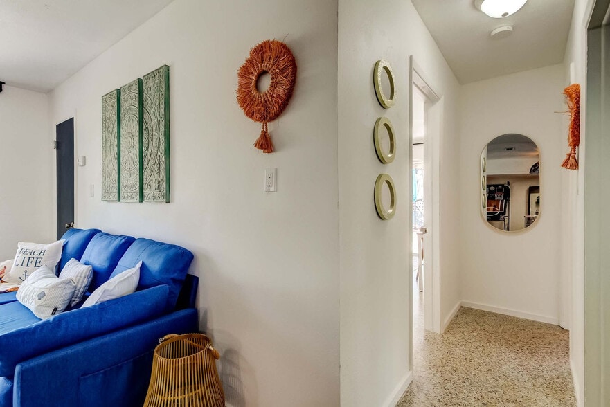 Building Photo - 311 16th Ave