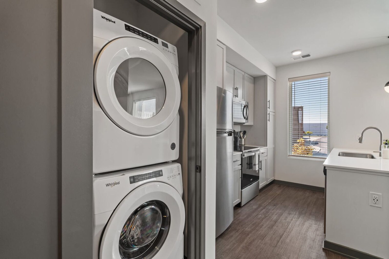 Building Photo - 6160 N Rural St