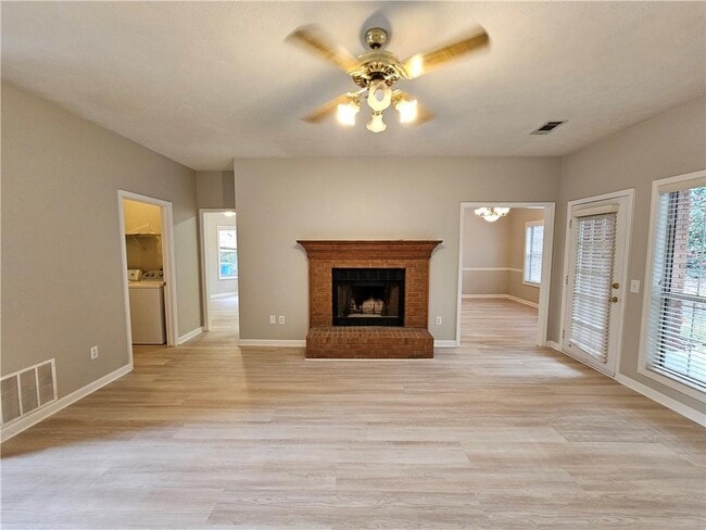 Building Photo - 3351 Governors Ct