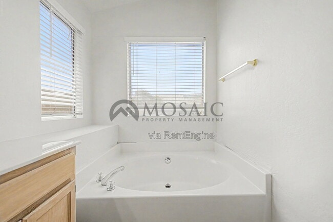 Building Photo - 8359 W Bluefield Ave