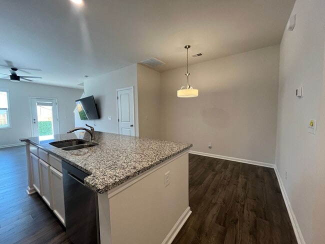 Building Photo - Spacious Townhome Available Now!