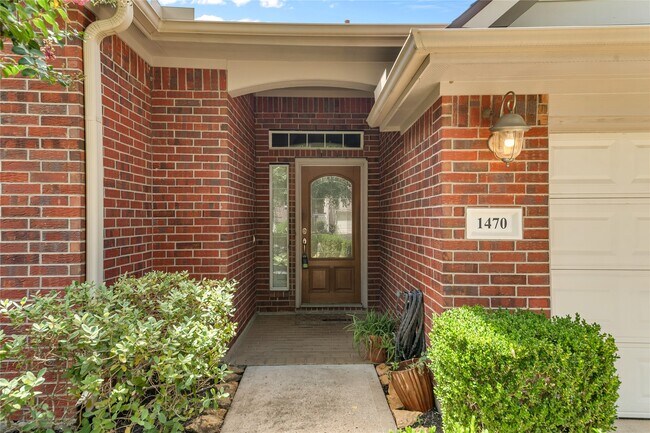 Building Photo - 1470 Sherwood Park Cir