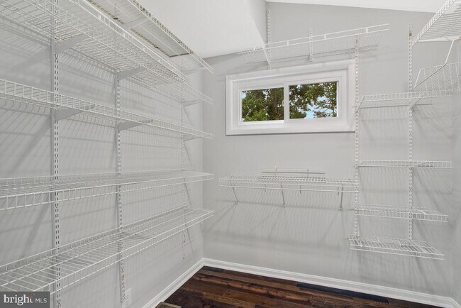 Building Photo - 509 Denham Rd