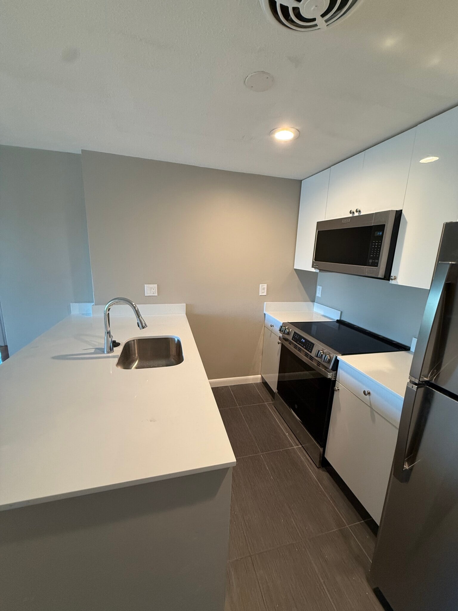 Building Photo - 50 Evergreen St