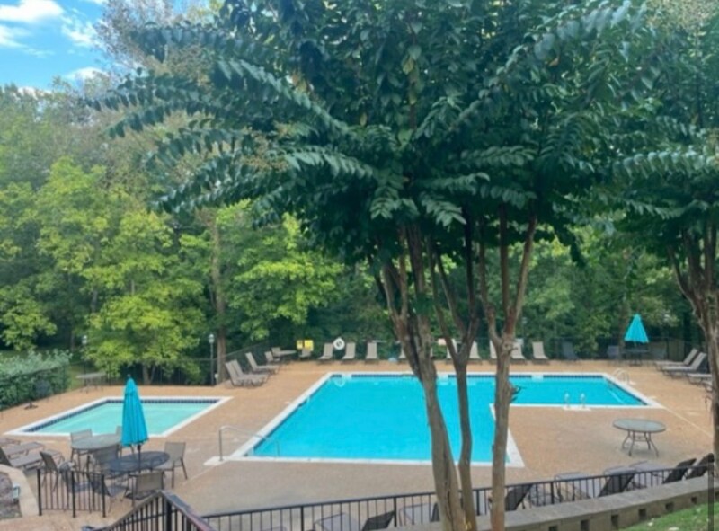 Building Photo - 403 Oak Forge Dr