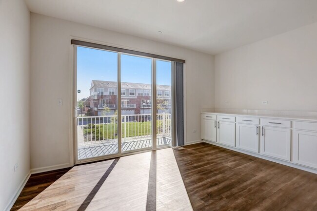 Building Photo - 2924 Reflection Dr