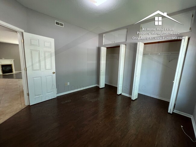 Building Photo - 997 Boulder Ct