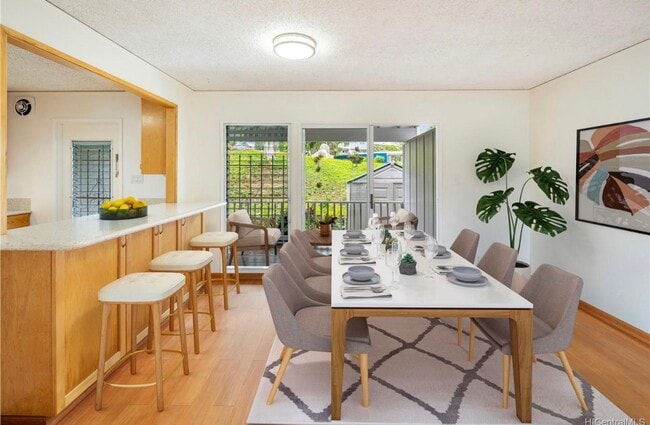 Building Photo - Beautiful Updated 3BR Unit!!