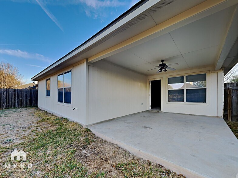 Building Photo - 3909 Bandice Ln