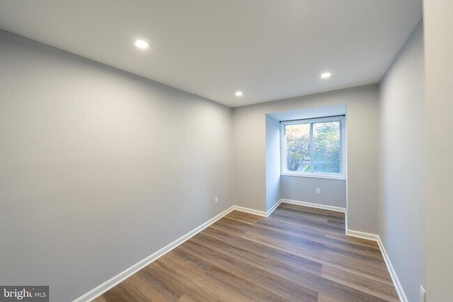 Building Photo - 9377 Chadburn Pl